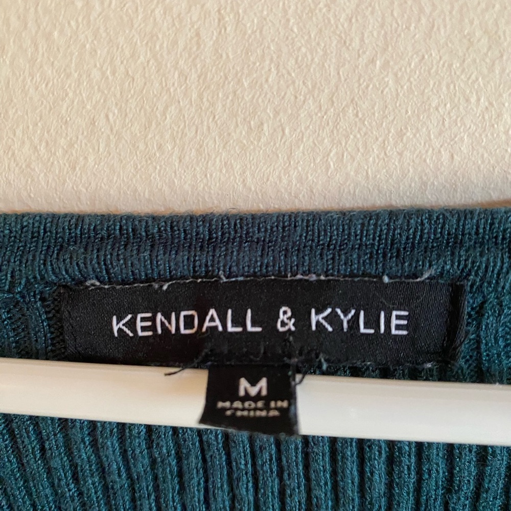 Cropped Sweater - Picture 2 of 3